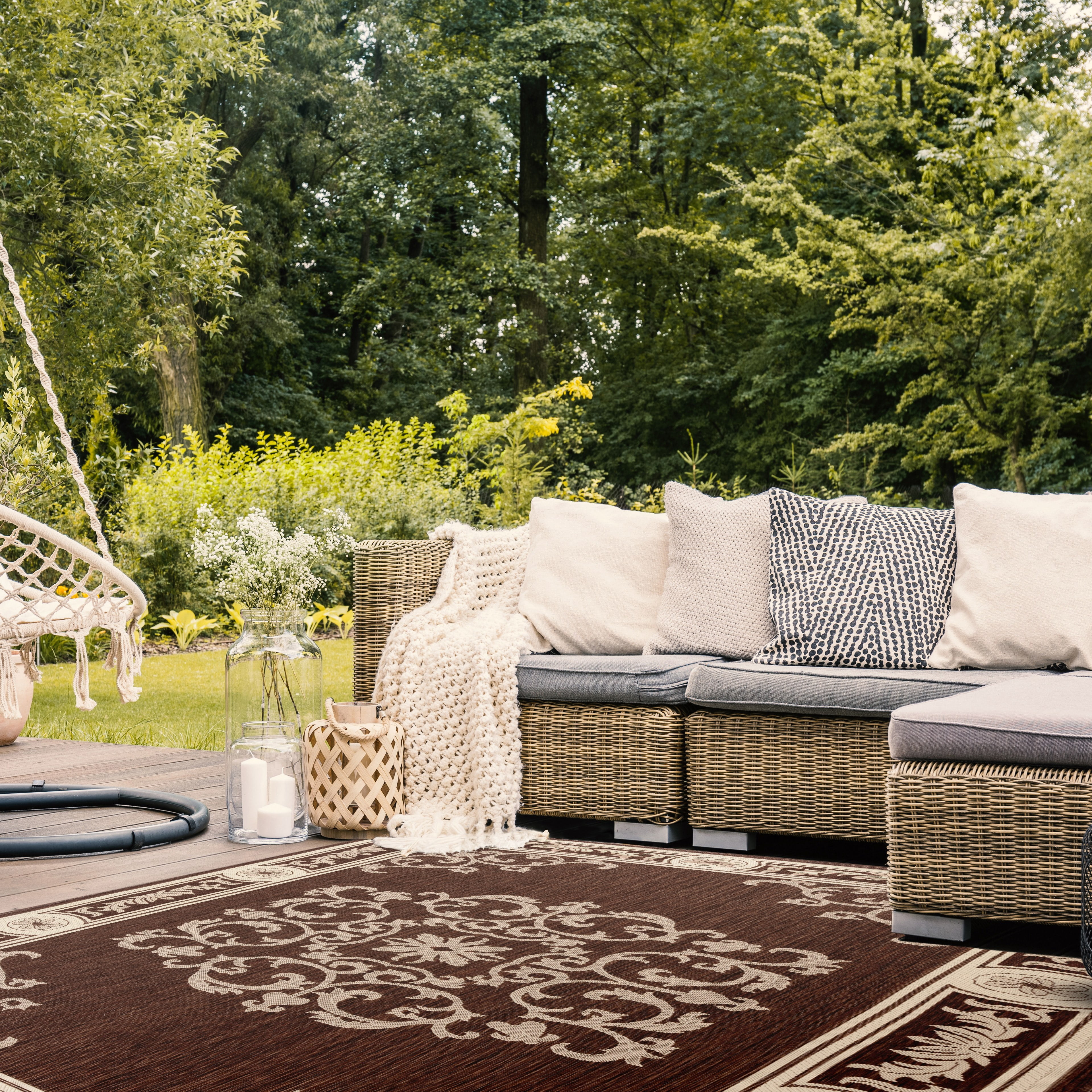 Safavieh Courtyard Cynthia Oriental Indoor/Outdoor Area Rug, Chocolate/Natural, 2' x 3'7"
