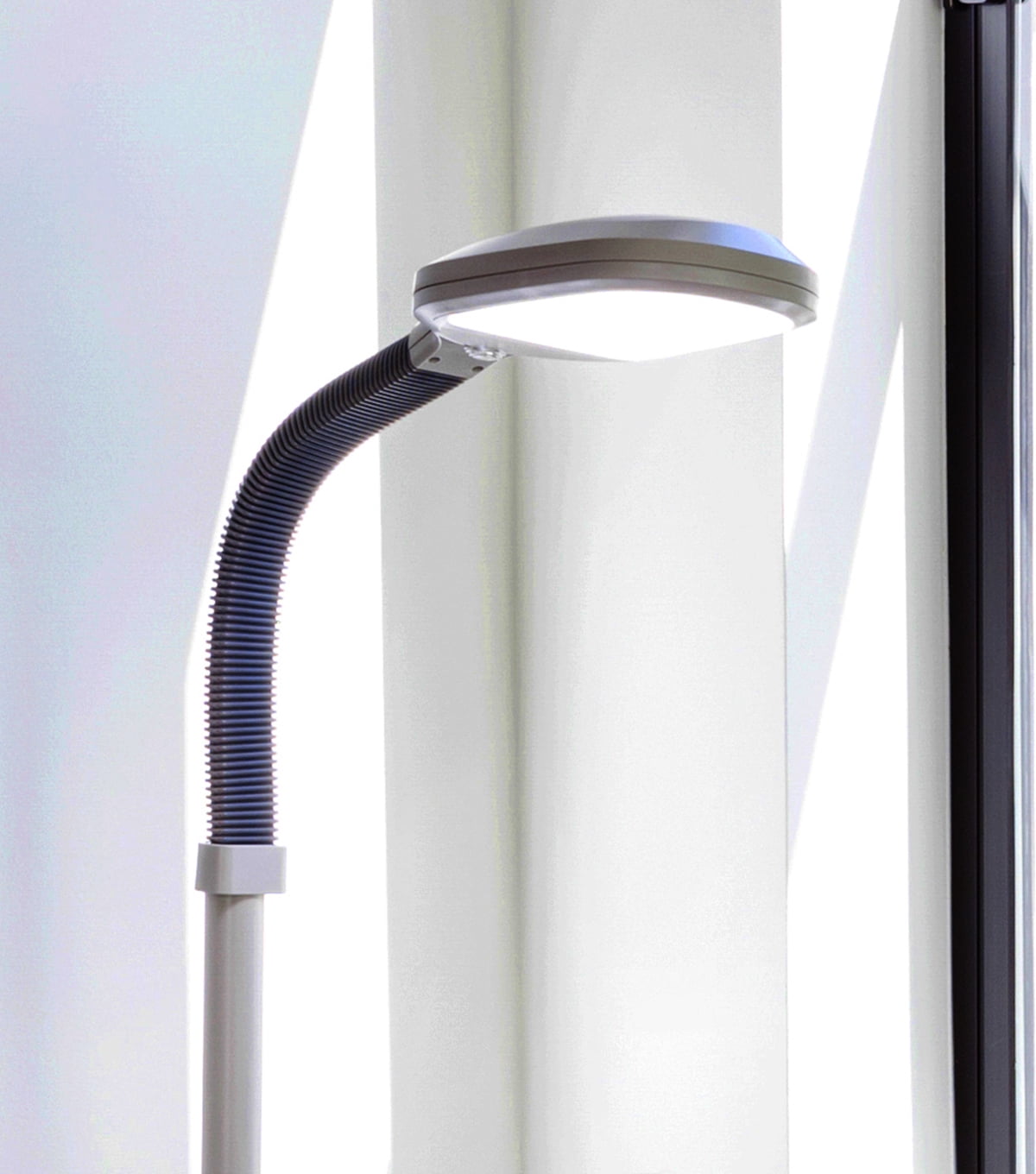 Brightech Litespan - Bright LED Floor Lamp for Crafts and Reading, Estheticians' Light for Lash Extensions, Adjustable Gooseneck Standing Lamp for Living Room, Bedroom and Office - Silver