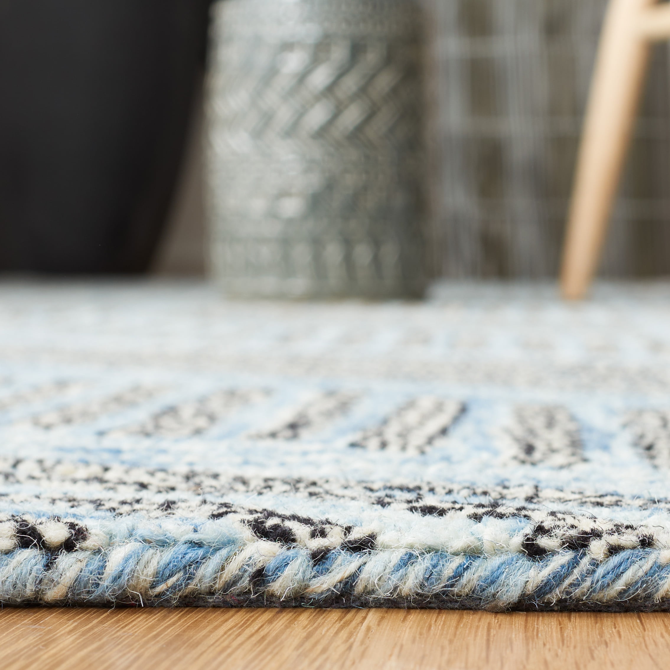SAFAVIEH Metro Lilibeth Geometric Striped Area Rug, Blue/Black, 5' x 8'