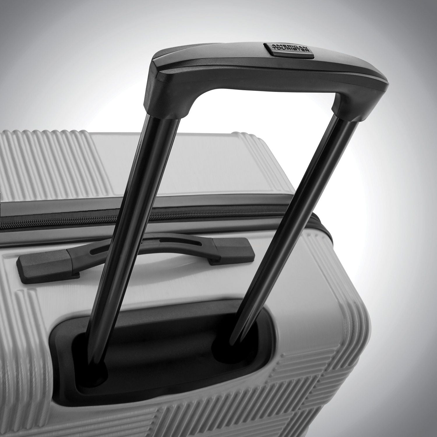 American Tourister Unify Spinner Carry-On