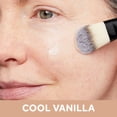 thumbnail image 2 of Base de maquillaje líquida No7 Lift & Luminate de triple acción SPF 15, 2 of 6
