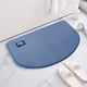 thumbnail image 5 of Alfombra de baño antideslizante de secado rápido, absorbente de agua, de poliéster, con respaldo de goma, color gris y azul, 40 x 60 cm, para baño, uso doméstico., 5 of 5