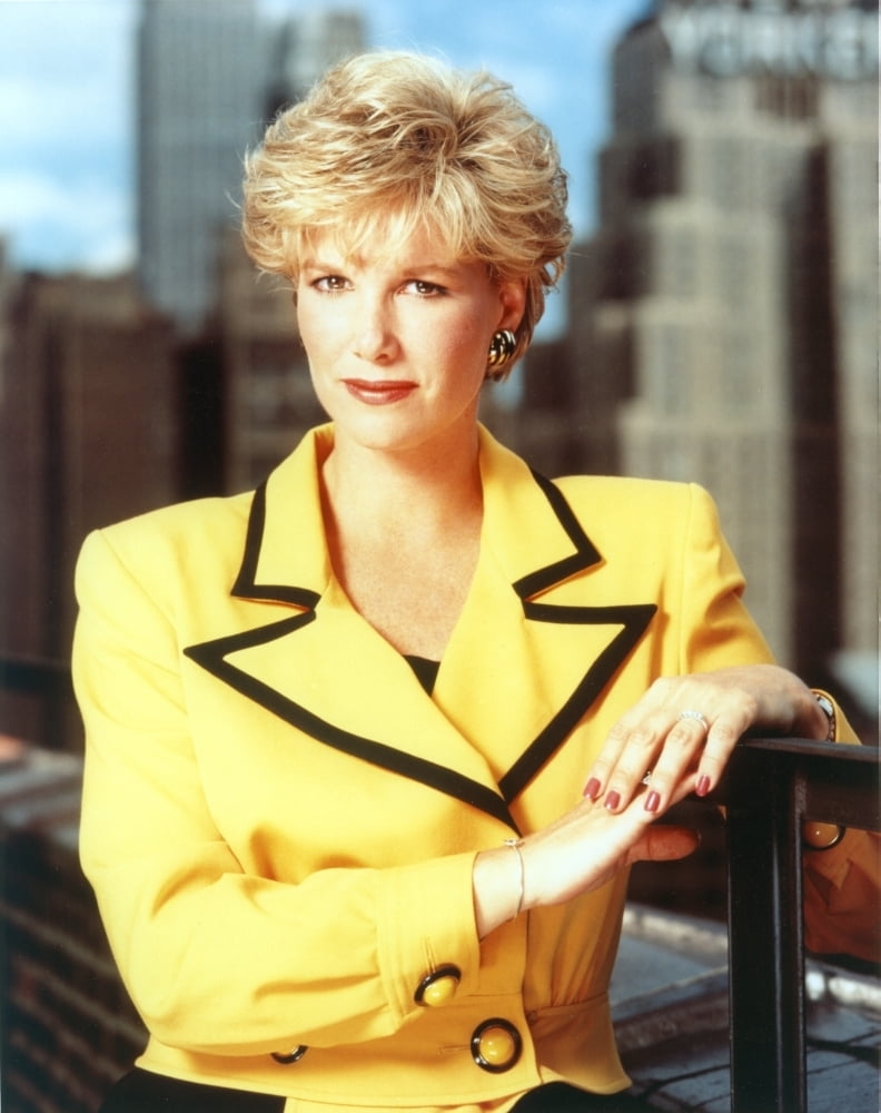 Joan Lunden Pose in Yellow Suit Photo Print (8 x 10) - Walmart.com