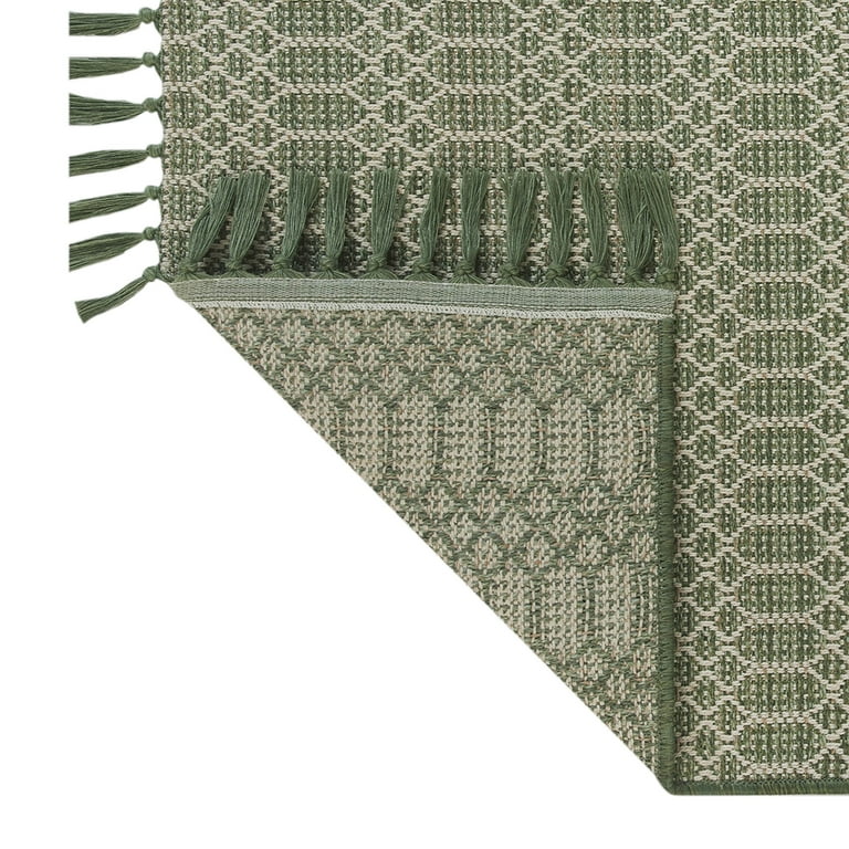 Better Homes & Gardens 5’x7’ Green Tassel Outdoor Rug