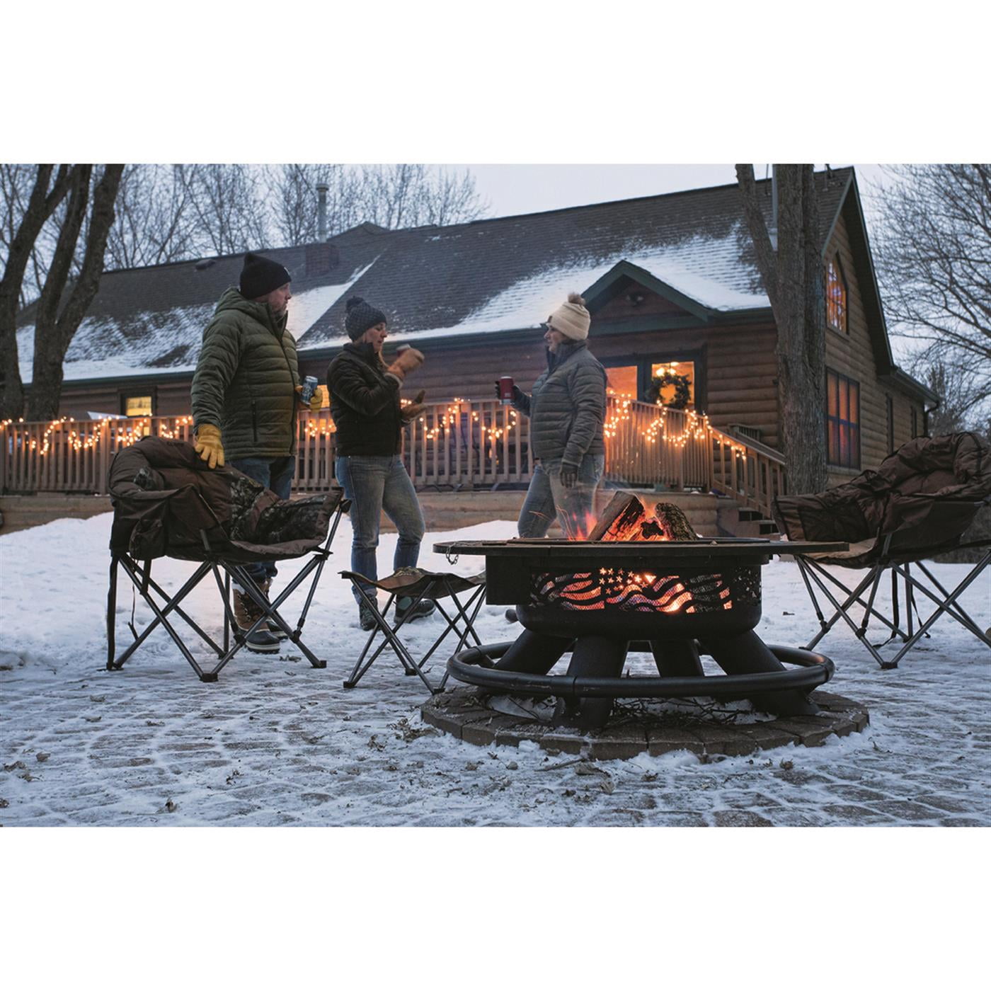 CASTLECREEK 47" Fire Pit with BBQ Grate Flag