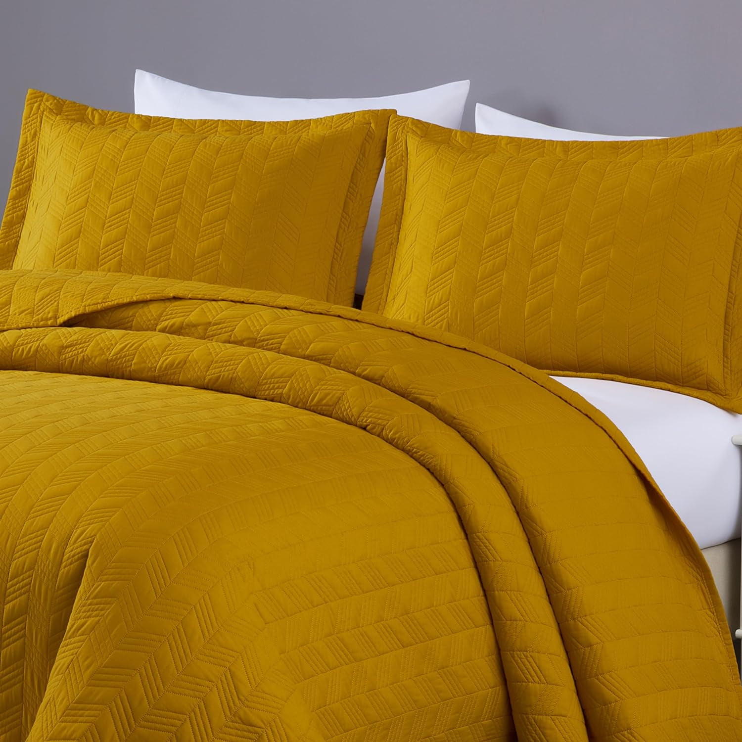 Chezmoi Collection Roswell Geometric Striped Solid Cotton Lightweight Quilt for All Seasons, 3-Piece Quilt Set, Queen, Mustard Yellow
