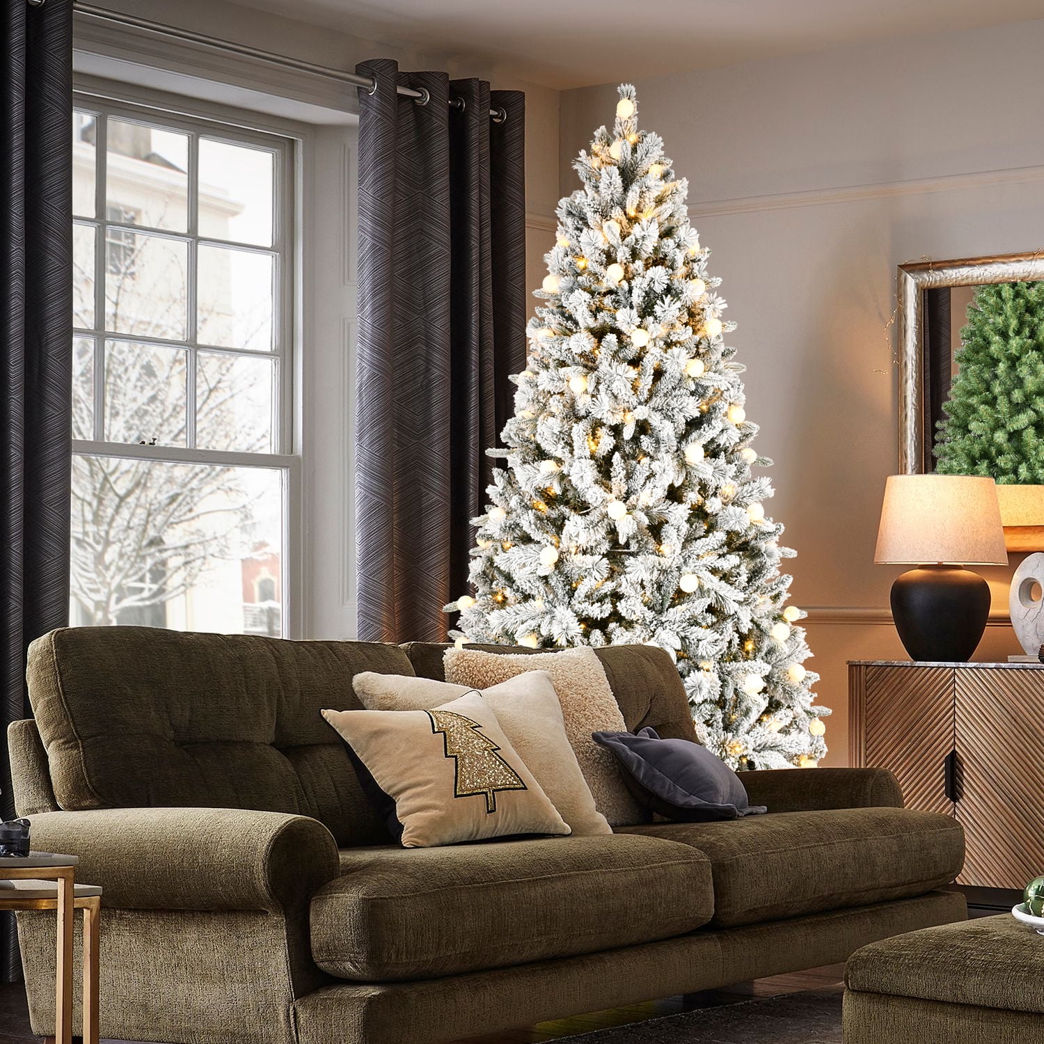 8ft Prelit Snow Flocked Christmas Tree 1793 Tips 470 LED Lights Memory Wire Branches Metal Stand