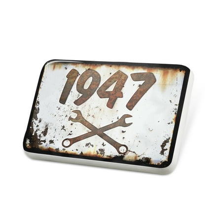 Porcelein Pin Rusty old look car 1947 Lapel Badge – NEONBLOND