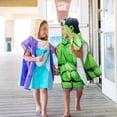 thumbnail image 2 of Incredible Hulk 808089 Serviette Poncho à Capuche Jeunesse Marvel Incroyable Hulk, 2 of 3