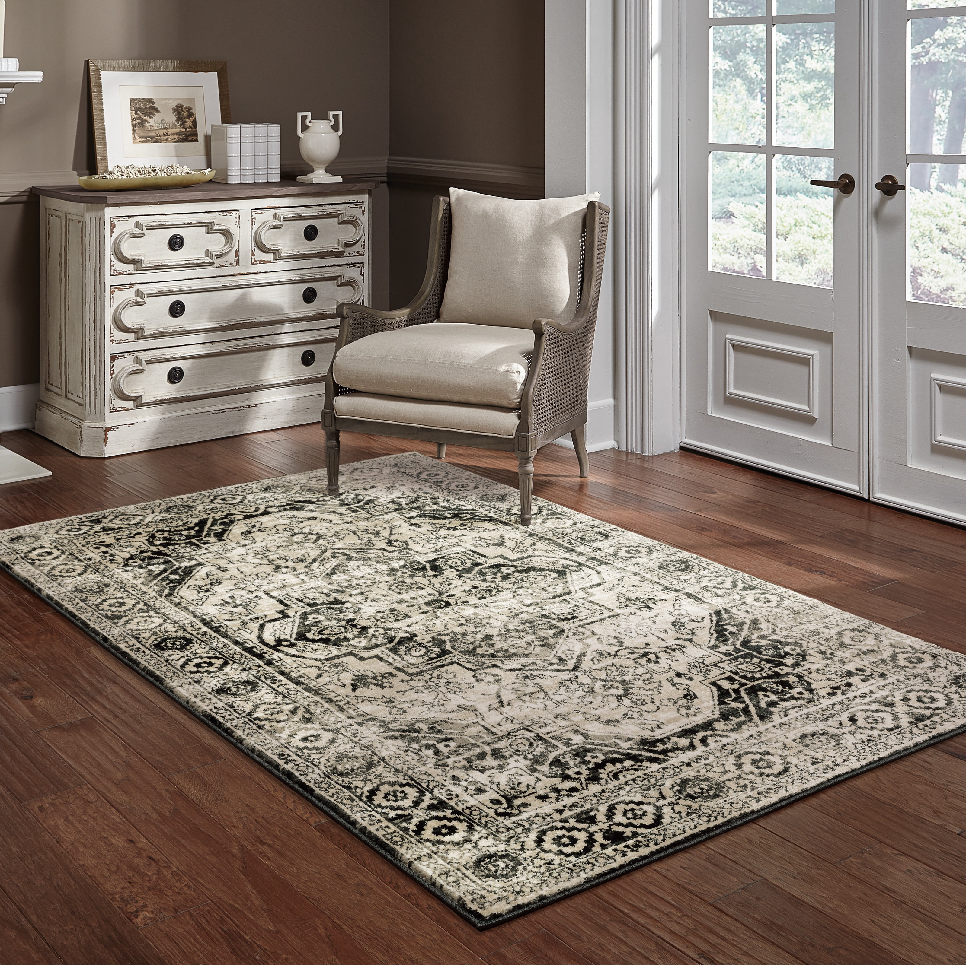 Avalon Home Gracie Distressed Medallion Area Rug, 6'7" X 9'2", Gray/ Black