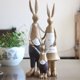 thumbnail image 4 of ¡Bienvenido a nuestra tienda! Este adorno familiar de conejos está hecho con una excelente artesanía, perfecto para la decoración del hogar, la oficina, la escuela y más., 4 of 9