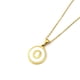 thumbnail image 1 of Collar de acero inoxidable con letras en forma de concha de color dorado redondo para mujer, colgante de acero de titanio de estilo europeo y americano con 26 letras en inglés, 1 of 6