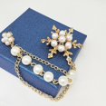 thumbnail image 1 of Broche de flecos de copo de nieve delicado Taian, broche de cadena de perlas, accesorios de traje ShuxiuWang 8390614720558, 1 of 1