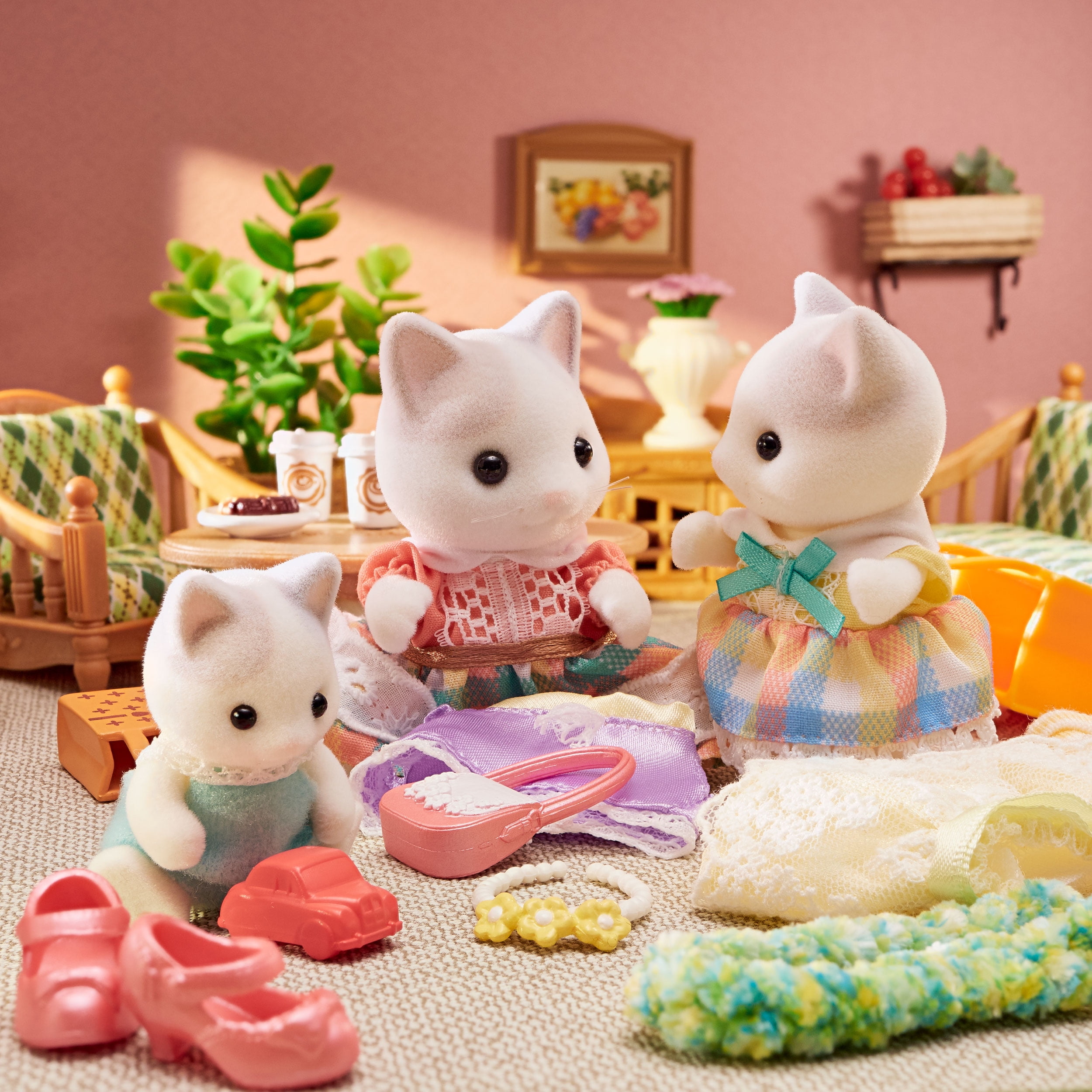 Calico Critters Latte Cat Family, Set of 4 Collectible Doll Figures
