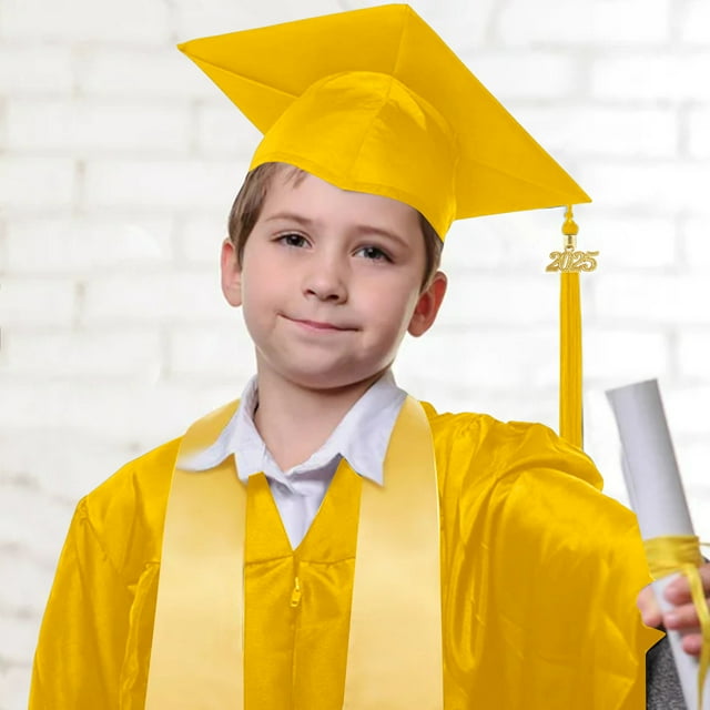 YWIYIUD 1 Set Graduation Tassel Cap and Gown 2026 Graduates Party Sets Practical Graduation Gifts Suitable or Kindergarten Primary and Secondary School Students