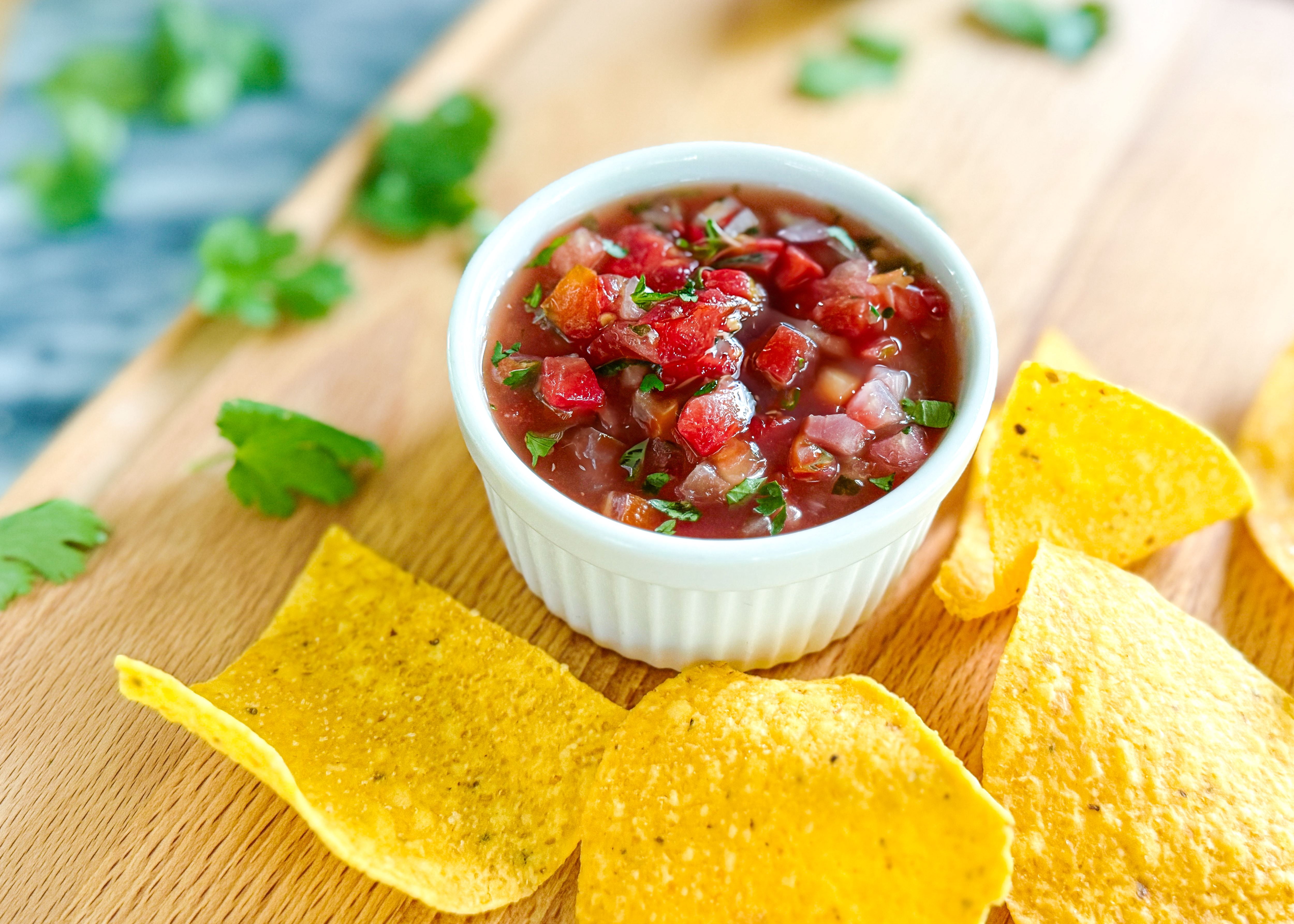 Marketside Mild Cilantro Salsa, 16 oz, Gluten-Free, Refrigerated