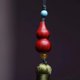 thumbnail image 4 of Colgante de borlas de calabaza de sándalo rojo con hojas pequeñas, bonito colgante artesanal para teléfono móvil (1 pieza), 4 of 5