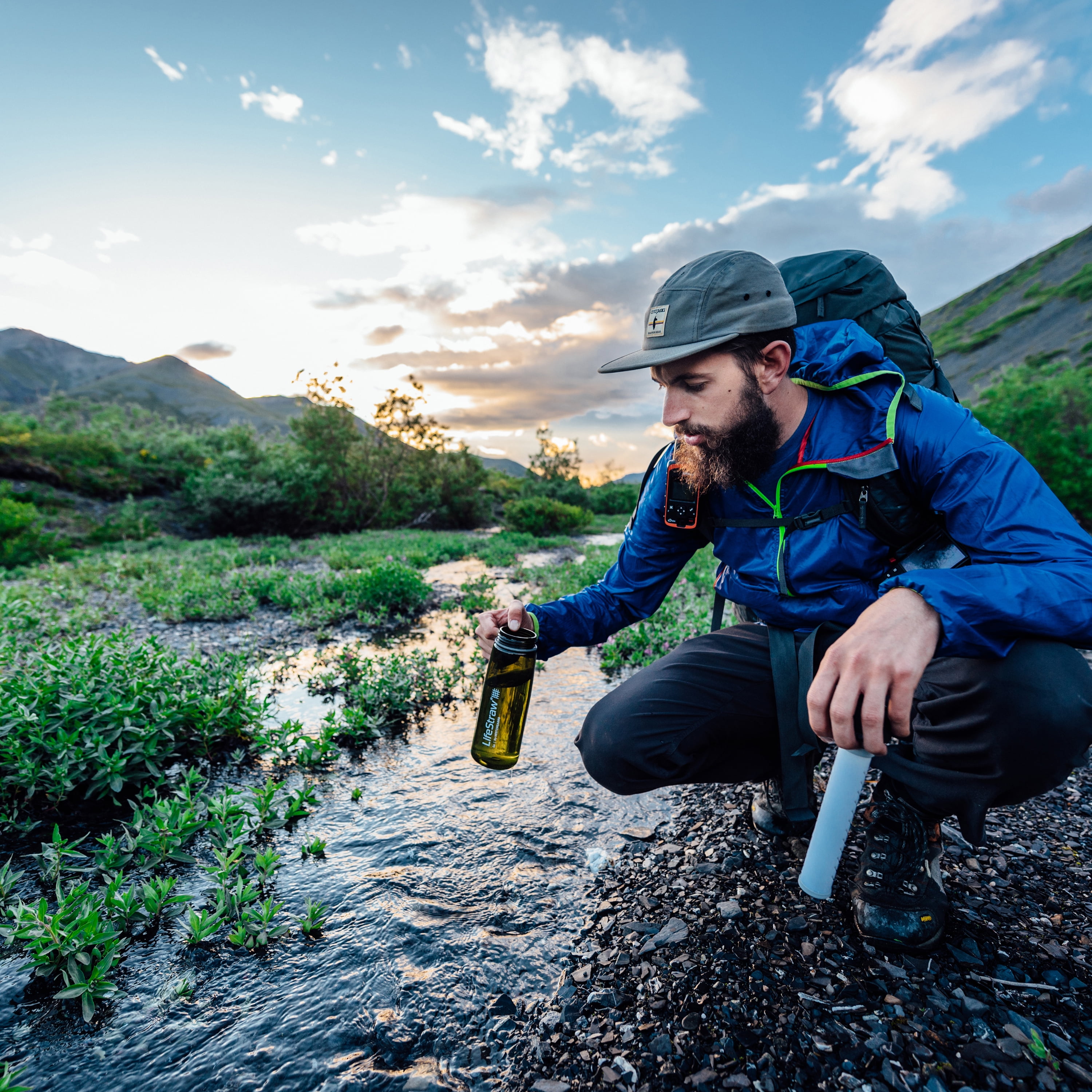 LifeStraw Go Water Filter Bottle with 2-Stage Integrated Filter Straw for  Hiking, Backpacking, and Travel - Walmart.com