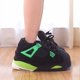 thumbnail image 1 of Zapatillas de casa altas de moda, suaves y esponjosas como nubes, pantuflas de invierno antideslizantes cálidas con suelas gruesas para hombres, mujeres y niños, 1 of 5