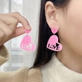 thumbnail image 1 of Pendientes colgantes de corazón | Joyería romántica de plástico ligero para mujeres | Tendencia rosa de moda | Versátil para uso diario, noche de cita, regalo de San Valentín | Paquete de 2, 1 of 6