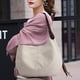 thumbnail image 5 of Los bolsos de lona sencillos son elegantes y versátiles. Blanco arroz, 5 of 5