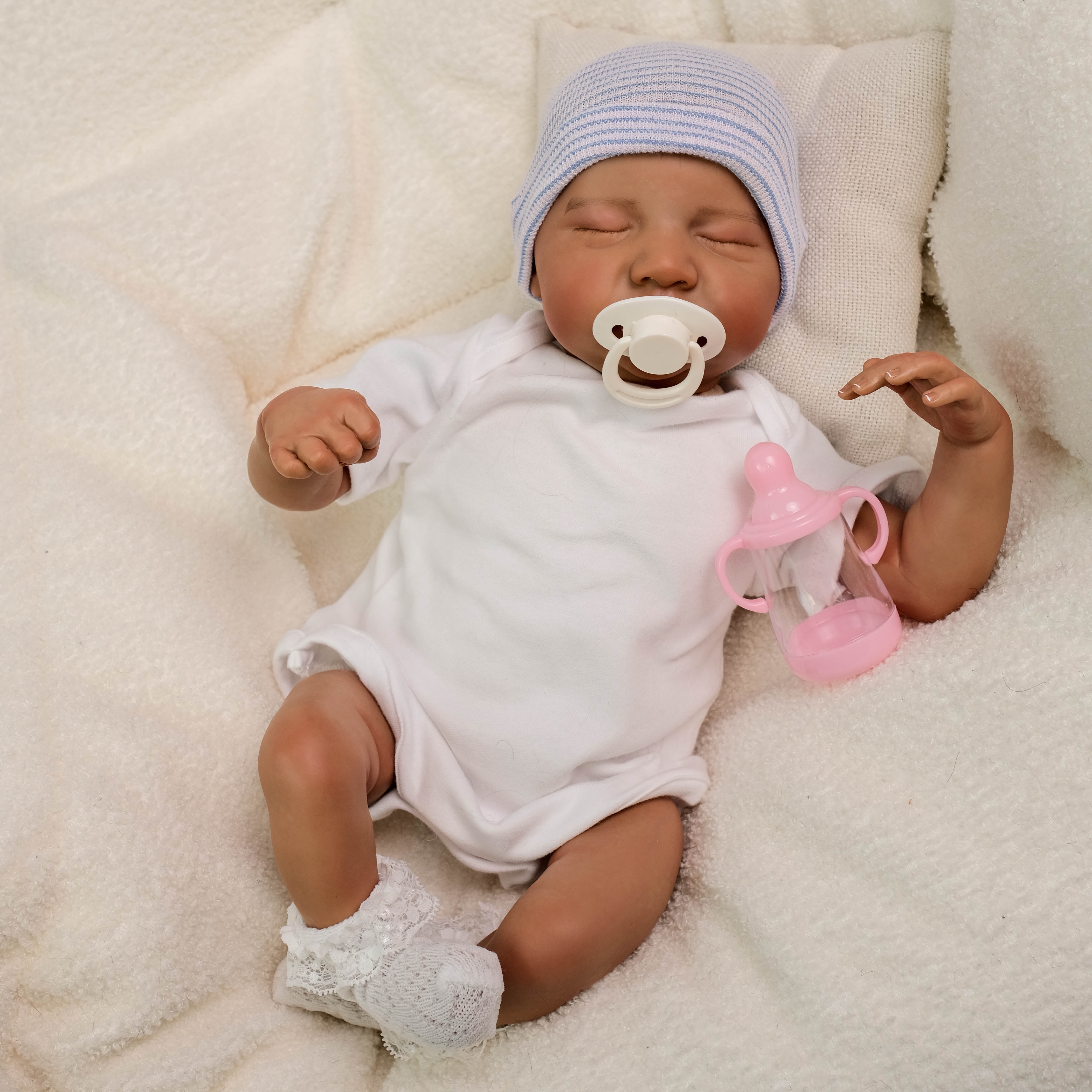 Lifelike Reborn Baby Dolls 19 inch Cloth Body Sweet Sleeping Real Life Baby Dolls With Doll Accessories And Gift Box For 3+ Years Old Gifts