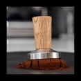 thumbnail image 2 of Sello de Prensado de Café Expreso: Manejar de Madera AutéNtica, Prensador de Café Expreso Incluye CojíN de Silicona de 58 Mm, 2 of 5