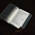 thumbnail image 1 of Lámpara LED para libros ZWJFDCBD recargable con 3 colores y temporizador, 1 of 8
