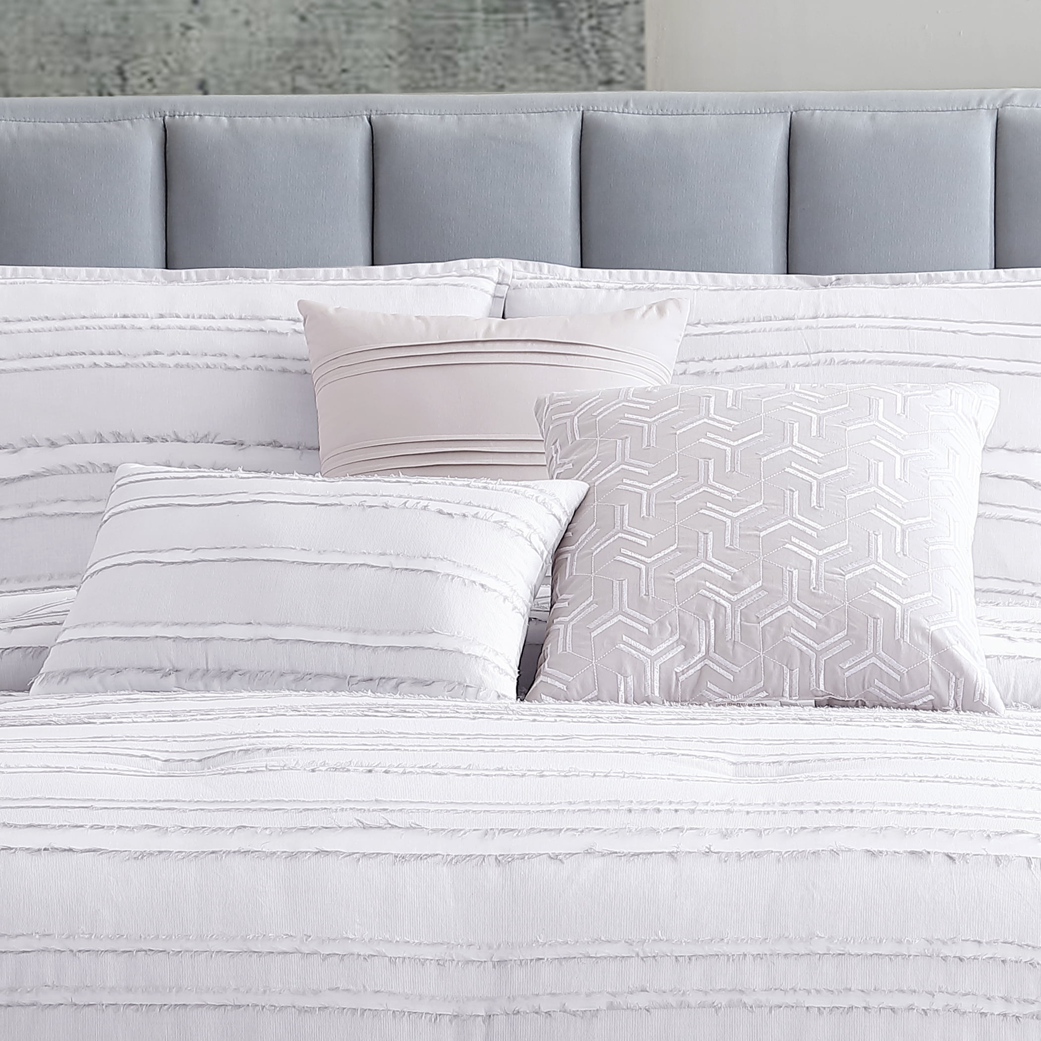 Riverbrook Home 6 pc Comforter Set, Queen, White/Gray, Boston, Clipped Jacquard, Polyfil