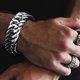 thumbnail image 4 of Pulsera de acero de titanio delantera y trasera de moda Pulsera de hombre dominante, 4 of 5