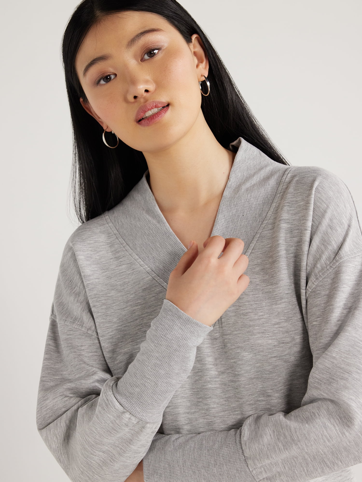 Scoop Women's and Women's Plus Ultimate Scubaknit V Neck Sweatshirt, Sizes XS-4X