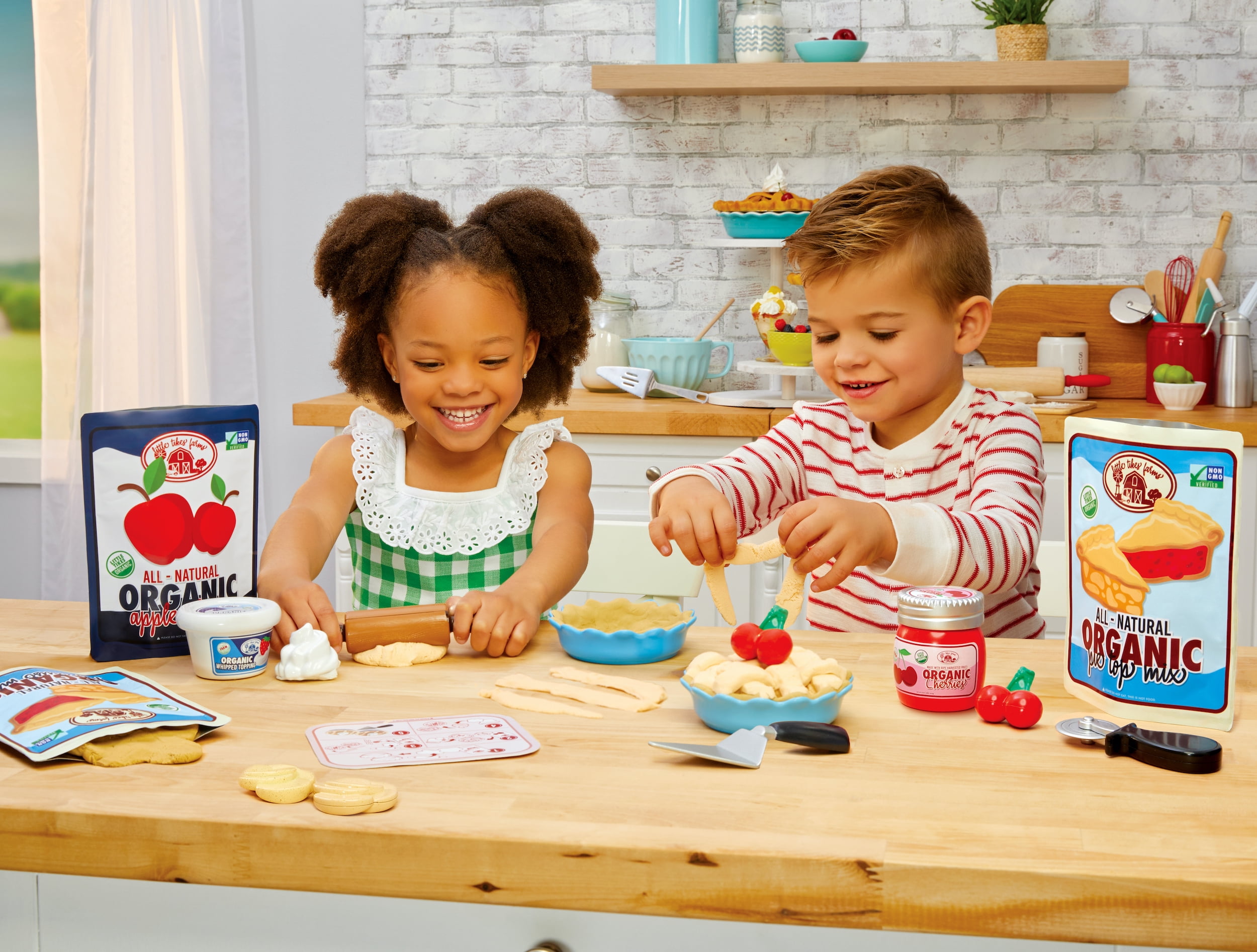 Little Tikes Creative Chefs Pizza Kit with Special Make-It Mix