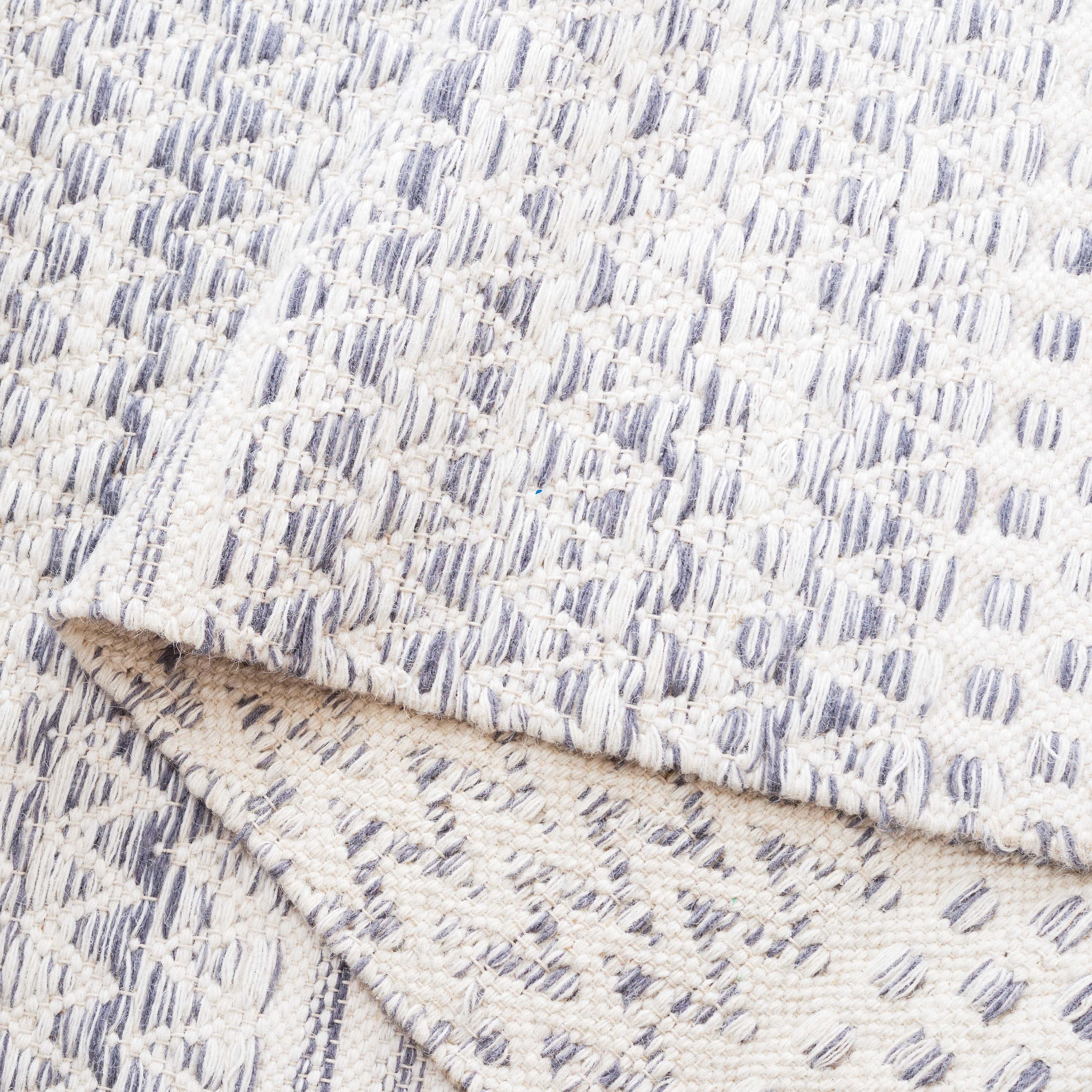 Safavieh Kilim Blazhe Tribal Area Rug, Ivory/Dark Gray, 6' x 9'
