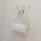 thumbnail image 4 of Bolso Bandolera Acolchado Con Hebilla para Mujer (blanco), 4 of 9