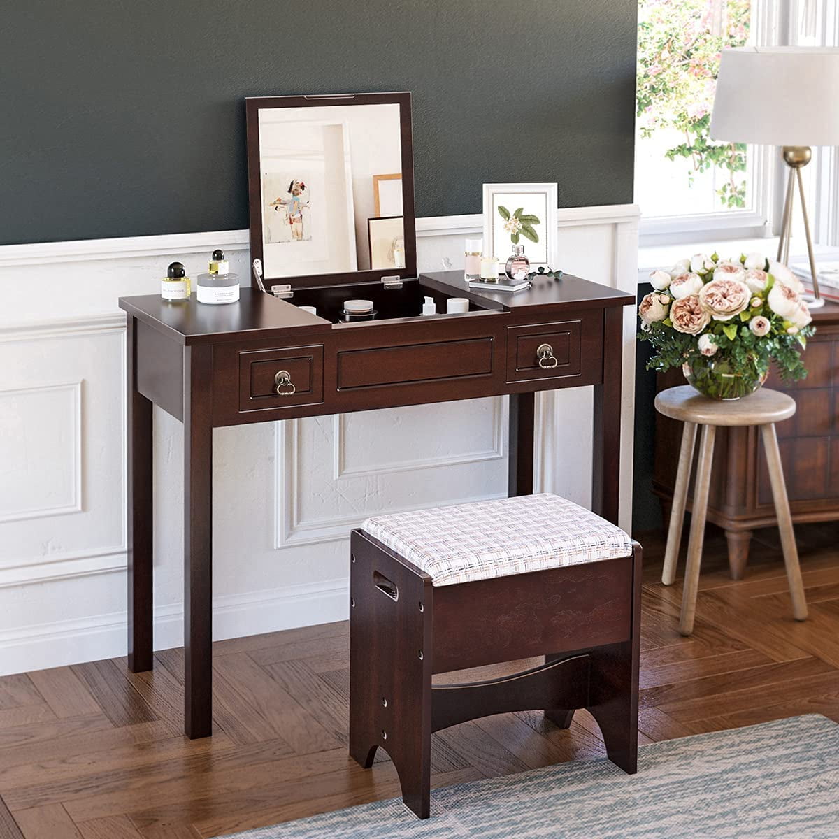 VASAGLE Makeup Vanity Set with Flip Top Mirror Makeup Vanity