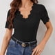 thumbnail image 5 of Camiseta de encaje con patchwork para mujer: top informal y elegante, manga corta, cuello redondo, perfecto para llevar con vaqueros o leggings en el día a día., 5 of 6