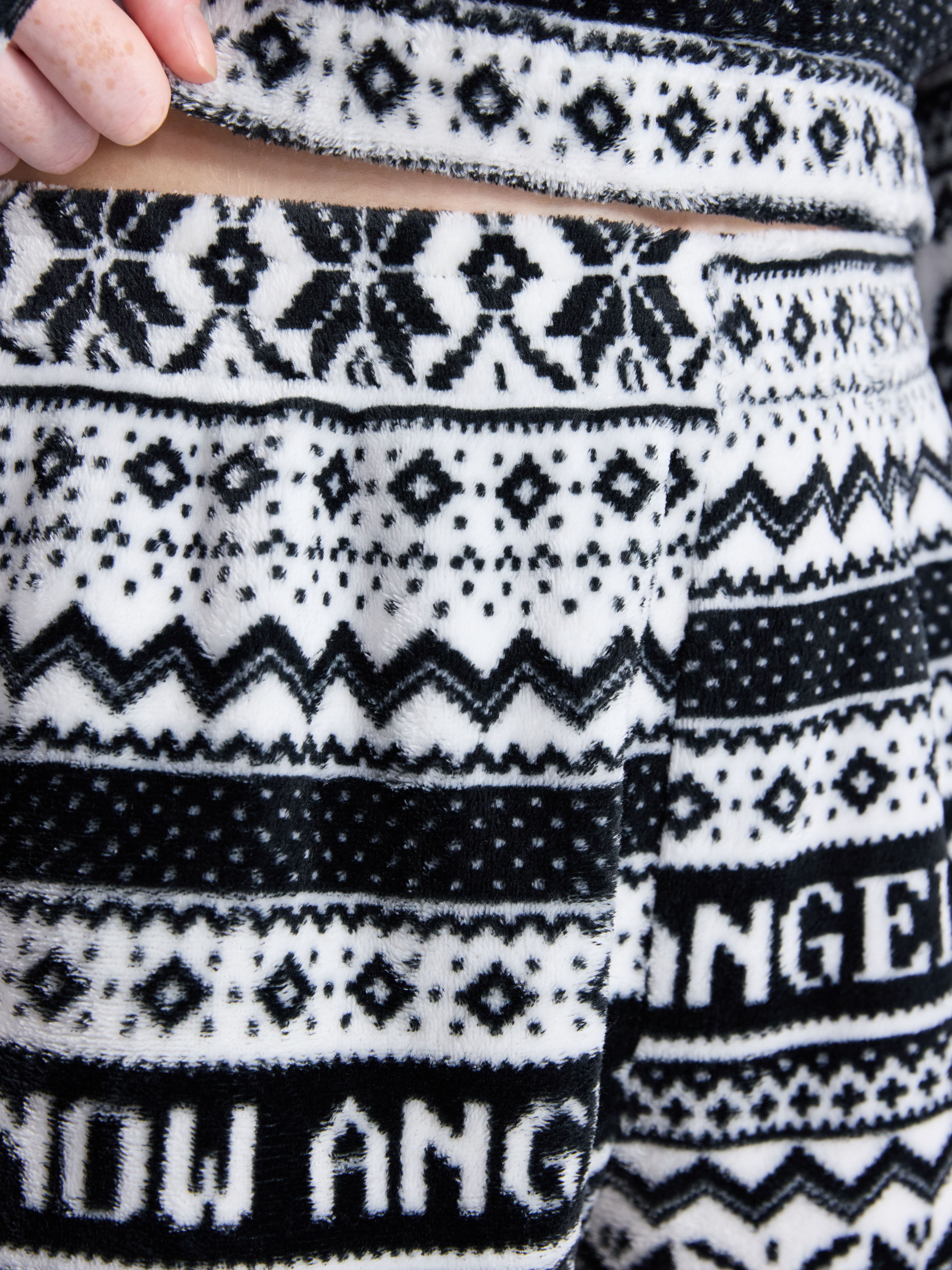 No Boundaries Pull-On Printed Plush Shorts, 2'' Inseam, Women's