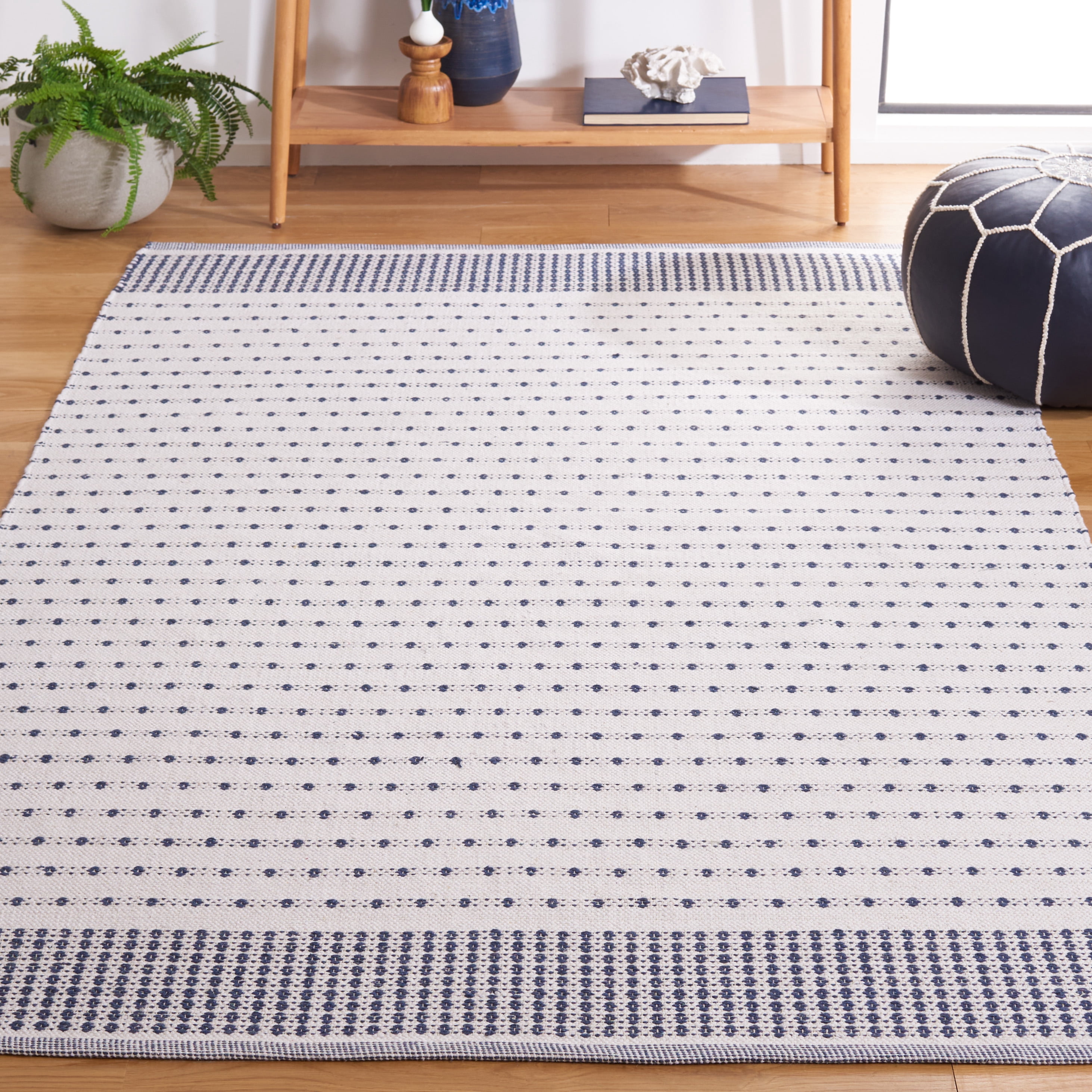 SAFAVIEH Montauk Nuala Abstract Dots Cotton Area Rug, Navy/Ivory, 6' x 6' Square