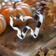 thumbnail image 2 of Juego de cortadores de galletas de Halloween: juego de cortadores de galletas de acero inoxidable con forma de calabaza, fantasma, murciélago y gato para decoraciones de fiesta de comida de Halloween, 2 of 5