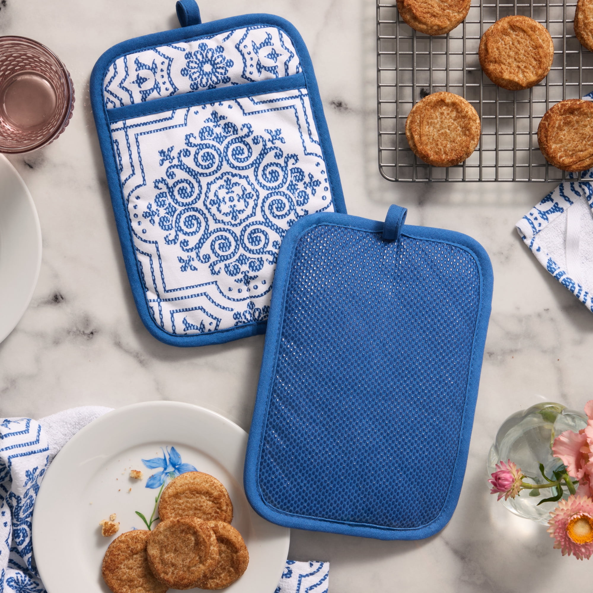 MARTHA STEWART Strie Medallion Pot Holder 2-Pack Set, Heat Resistant, Non-Slip Silicone Grip, Navy Blue, 7"x10"