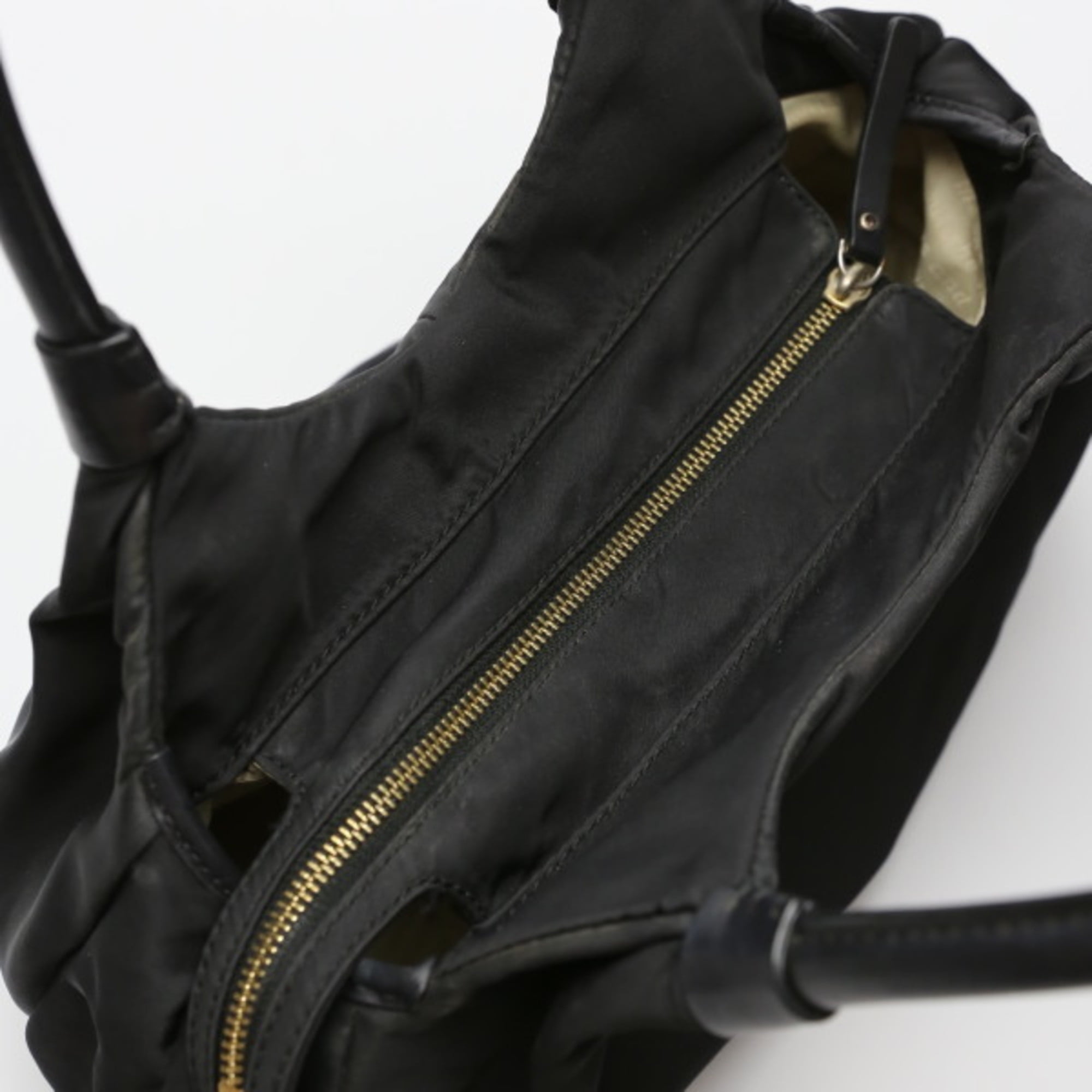 Pre-Owned Kate Spade handbag in black nylon. (Fair)
