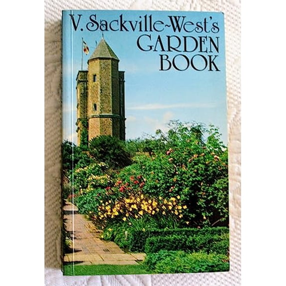 Pre-Owned V. Sackville-West's Garden Book (Paperback) 0689706472 9780689706479