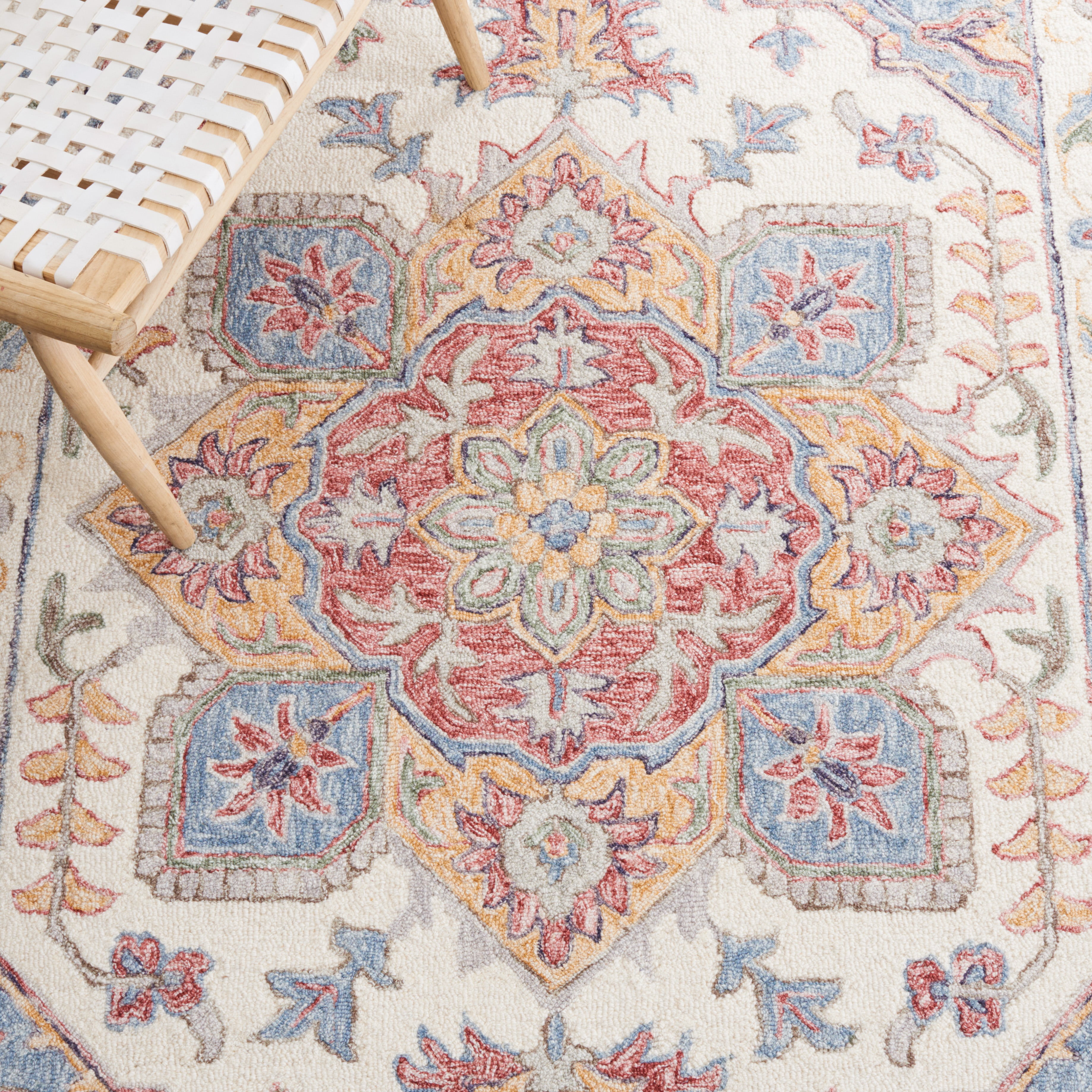 SAFAVIEH Metro David Medallion Area Rug, Ivory/Rust, 6' x 6' Square