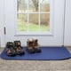 thumbnail image 3 of Alfombra Accent Ritz, lavable, resistente a las manchas, 50,8 x 91,44 cm, color azul RITZ Tapete Interiores, 3 of 3