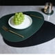 thumbnail image 2 of Mantel individual Tapete para mesa redonda Tapete para café Tapete para mesa de cocina Juego de cuero impermeable, a prueba de aceite y con aislamiento térmico (tapete de mesa * 2 + posavasos * 2) verde oscuro Rojo Verde, 2 of 5