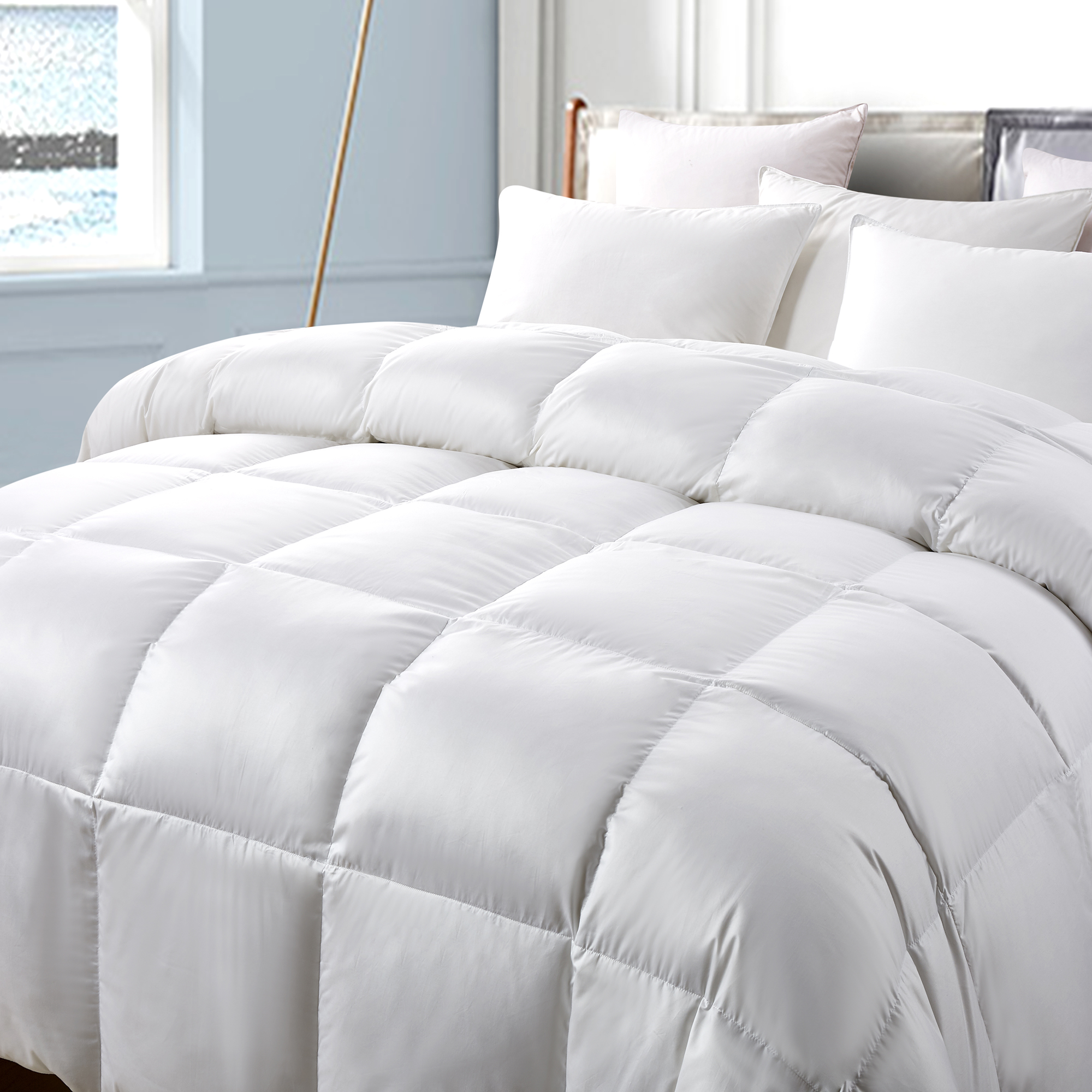 Serta 300 Thread Count White Down Fiber Comforter-All Seasons Warmth