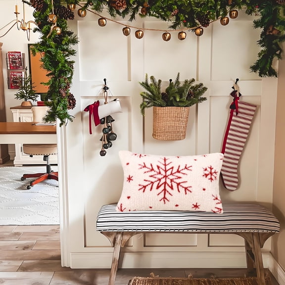 Velvet Snowflake Christmas Pillow, Usupdd Soft Polyester Decorative Cushion 30x50cm, Living Room Sofa Bedroom Home Decoration with Invisible Zipper, Red