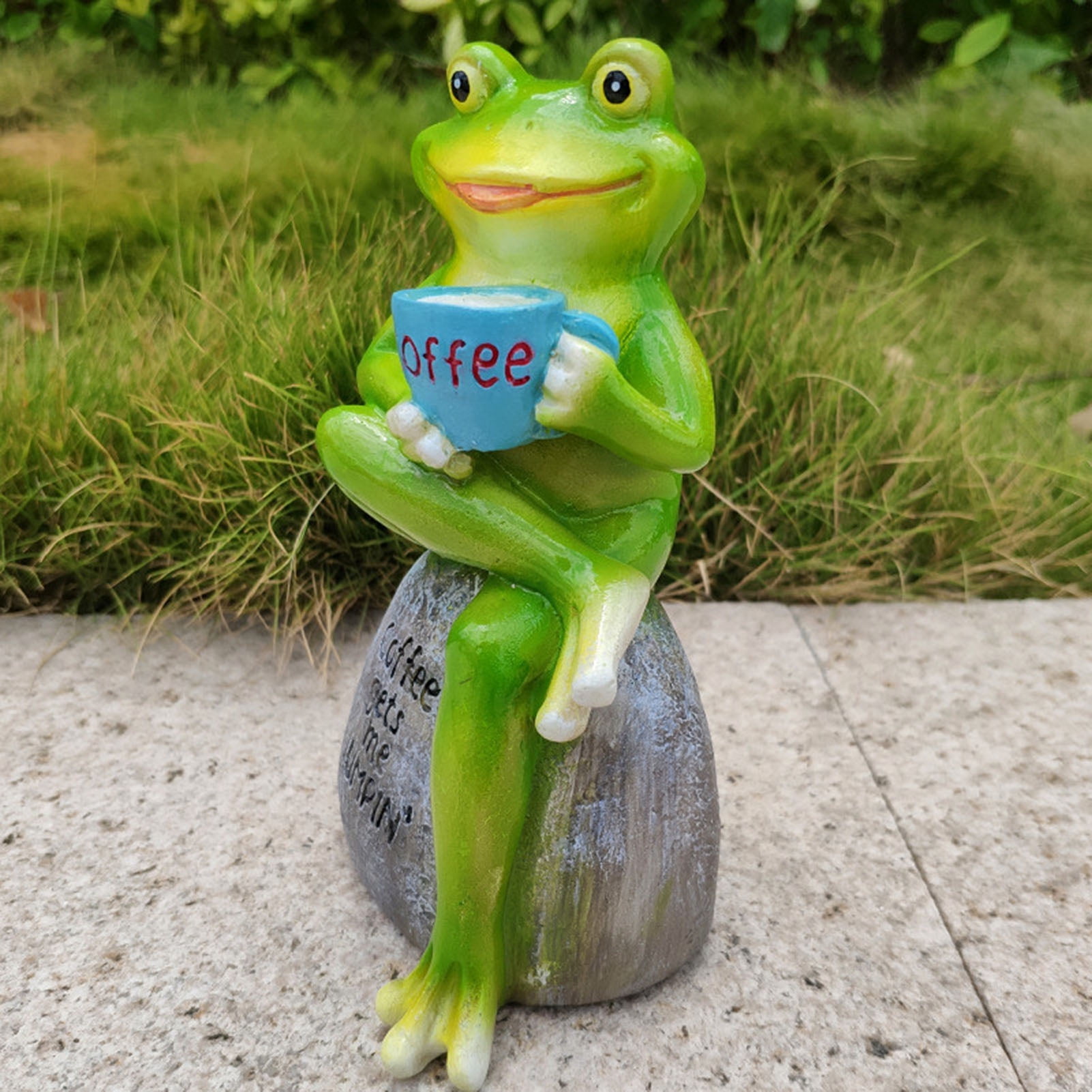 Yirtree Creative Craft Resin Frog Figurine Decor, Frog Sitting On Chair  Statue Drinking Coffee Sculpture Statue, Personalized Collectible Figurines  Mascot Frog for Indoor Garden Decoration 