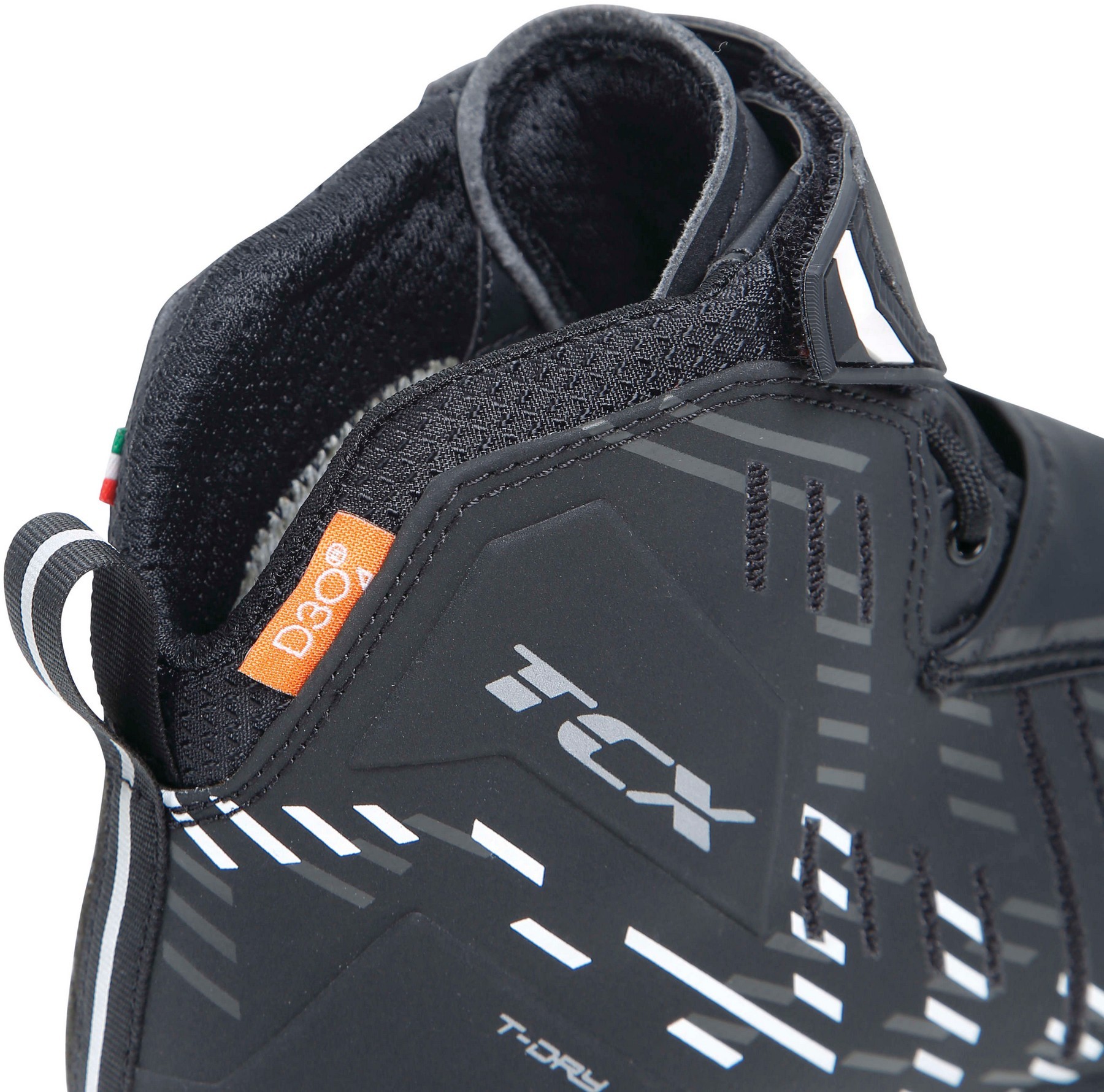 TCX R04D WP Mens Leather Motorcycle Boots Black/White 45 EUR 