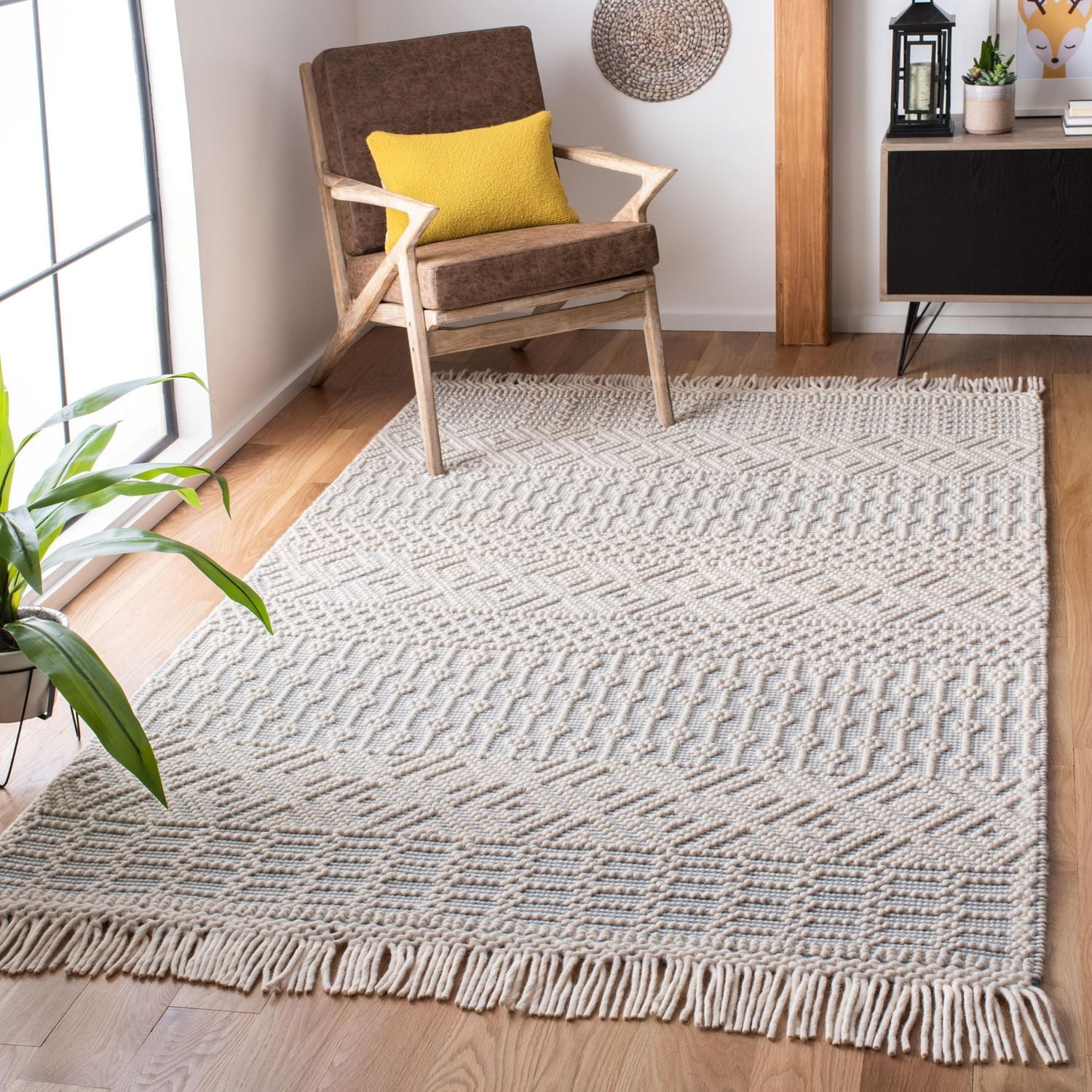 SAFAVIEH Natura Cordelia Southwestern Fringe Wool Area Rug